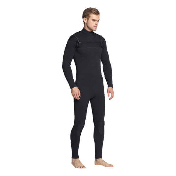 Wetsuit: The perfect companion for underwater activities - 图片 2