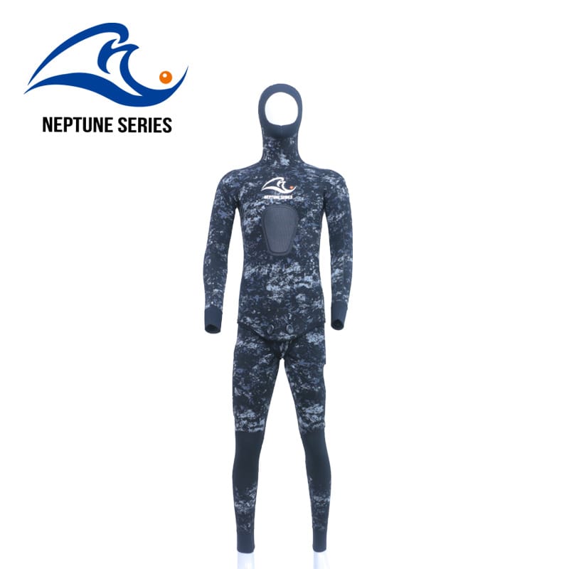 Black camouflage spearfishing suit